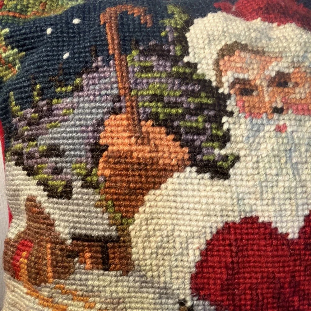 Vtg‎ Santa Christmas Needlepoint Pillow 10x10